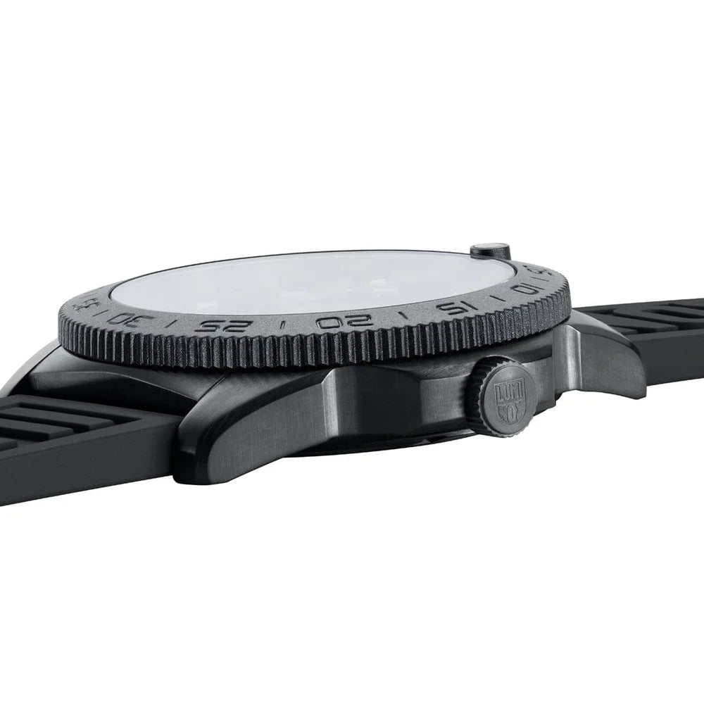 New Luminox VOLITION AMERICA 'Freedom Isn't Free' Dive Watch 44 mm XS.3121.BO.VOL.FR