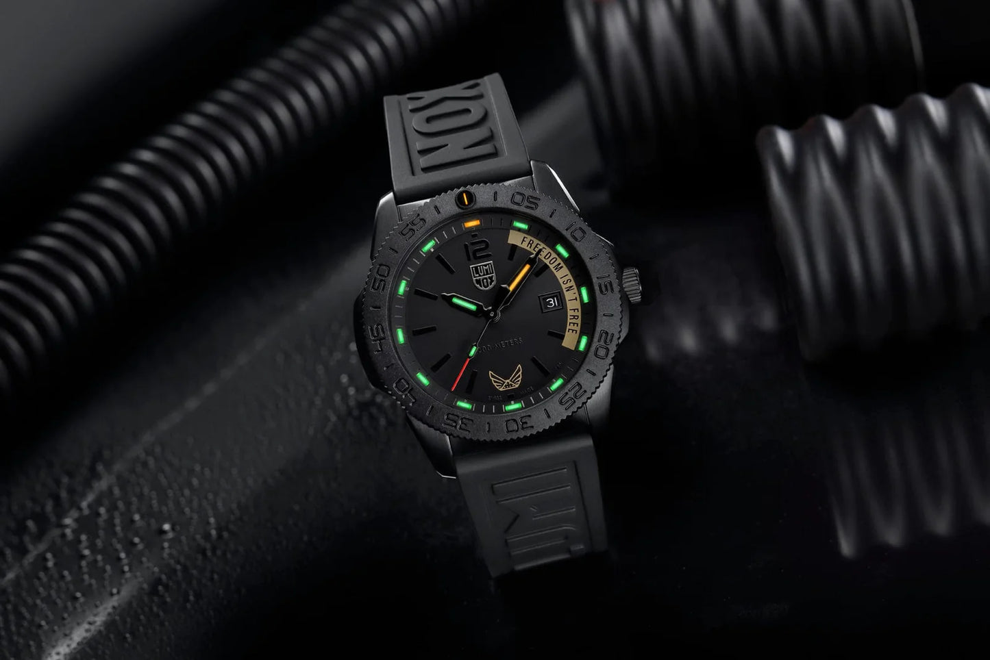 New Luminox VOLITION AMERICA 'Freedom Isn't Free' Dive Watch 44 mm XS.3121.BO.VOL.FR