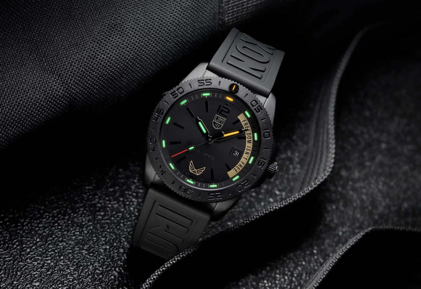 New Luminox VOLITION AMERICA 'Freedom Isn't Free' Dive Watch 44 mm XS.3121.BO.VOL.FR