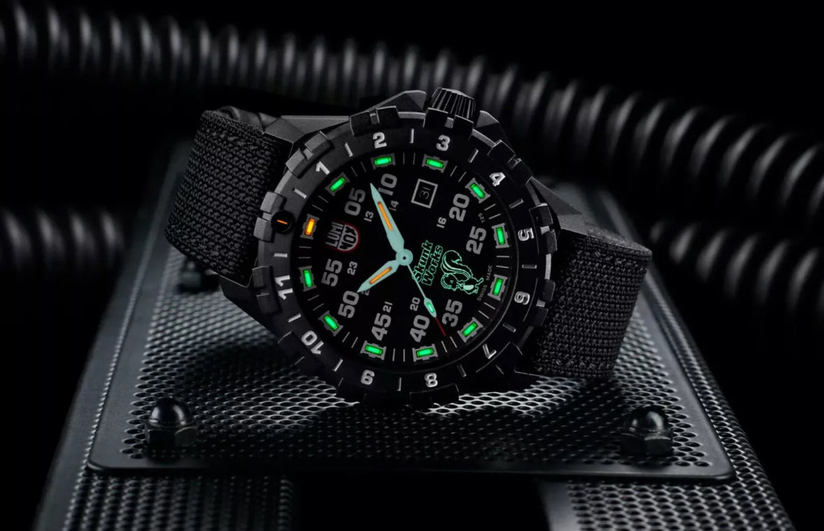 Luminox F-117 NIGHTHAWK Skunk Works 6440 Heritage Pilot Swiss Watch 44 mm XA.6442.H.Set