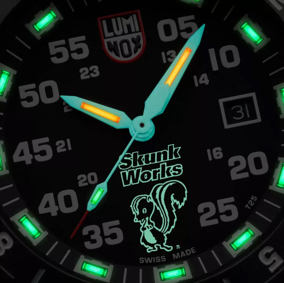 Luminox F-117 NIGHTHAWK Skunk Works 6440 Heritage Pilot Swiss Watch 44 mm XA.6442.H.Set