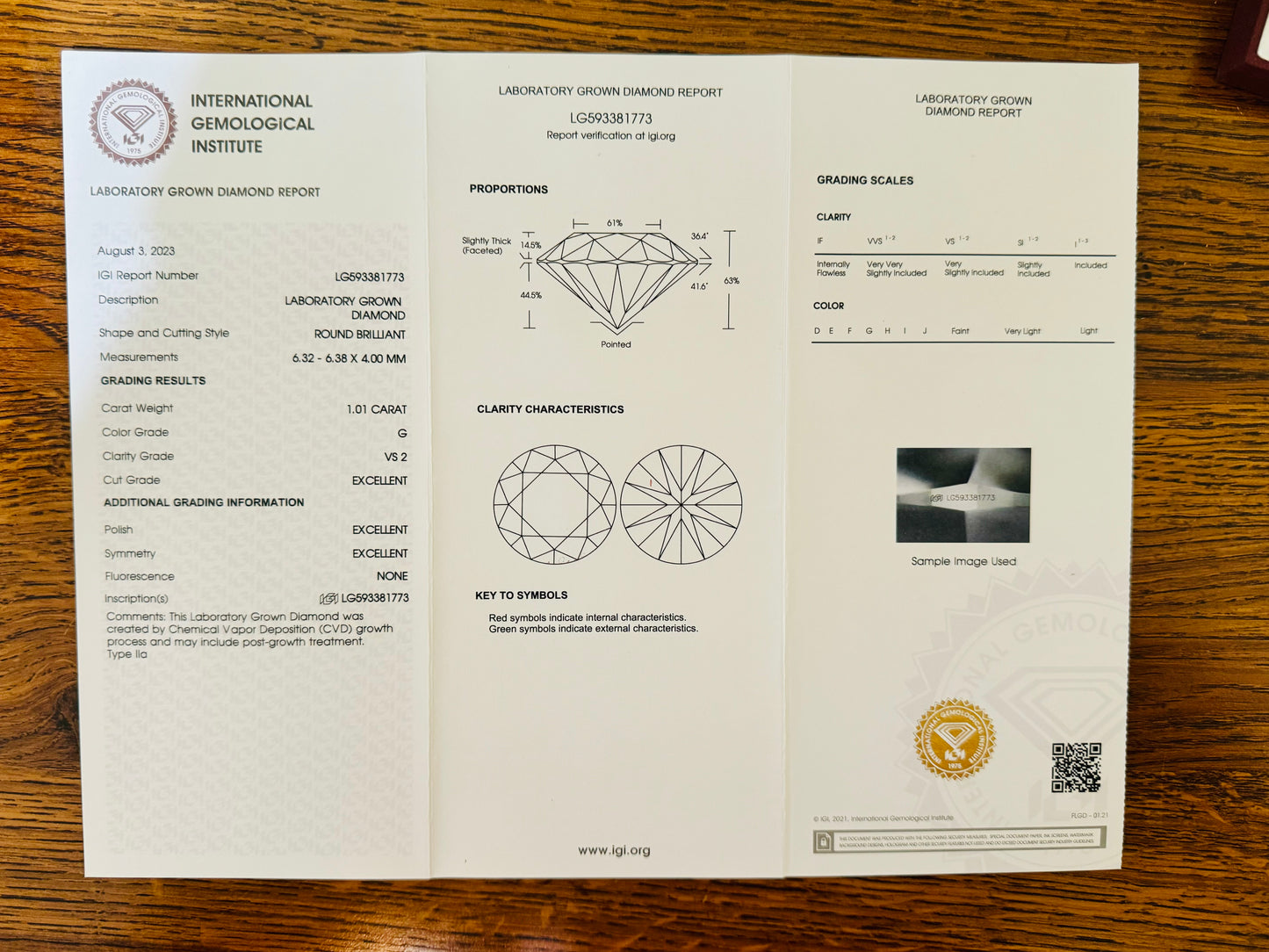 2.00 Ct Round Cut IGI Certified VS1/E Lab Grown Diamond Stud Earrings 14K White Gold 7mm Screw Back