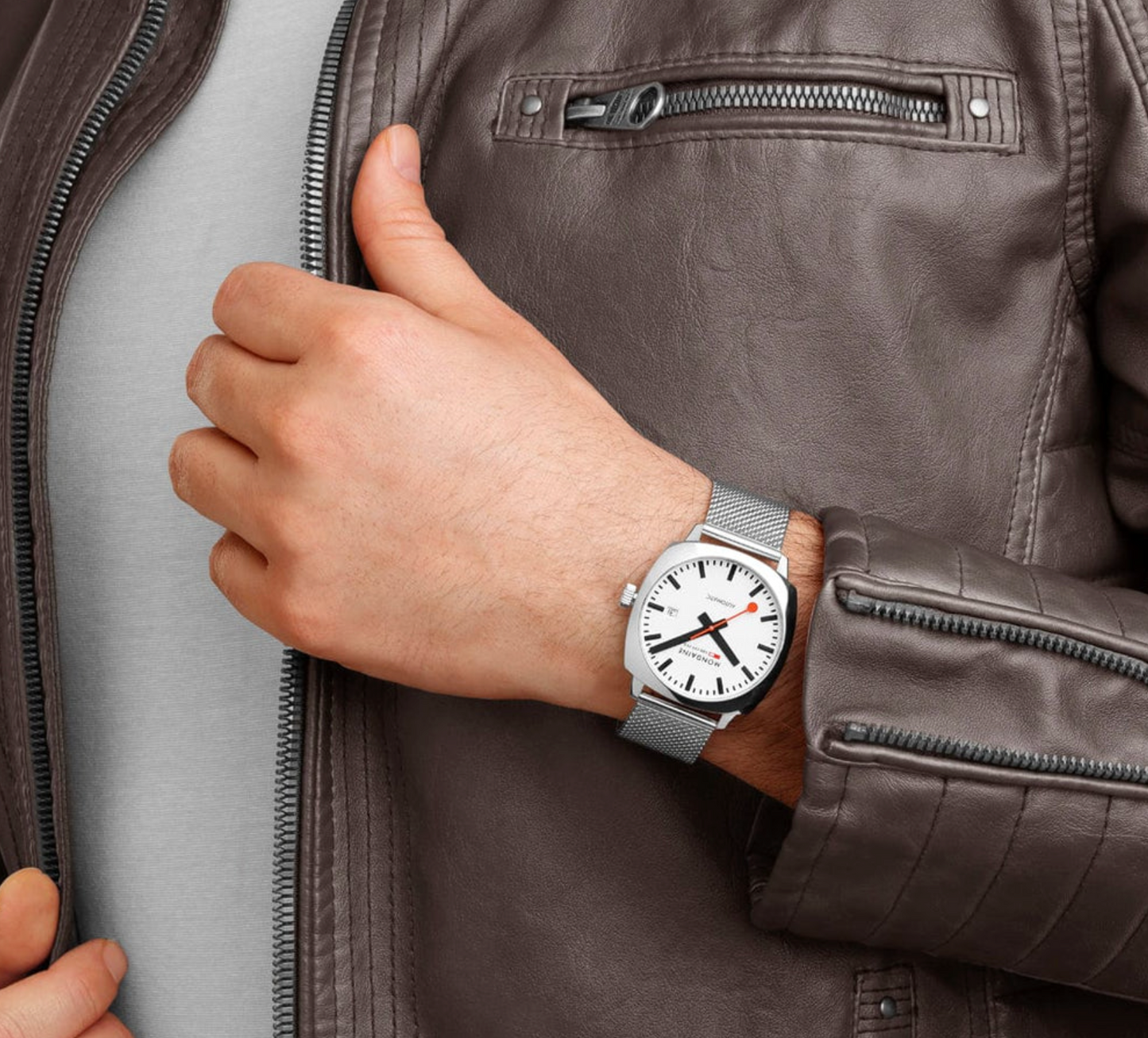 Share Mondaine MSL.3961B.SM Mens Swiss Watch Cushion Automatic 39mm Sapphire Crystal