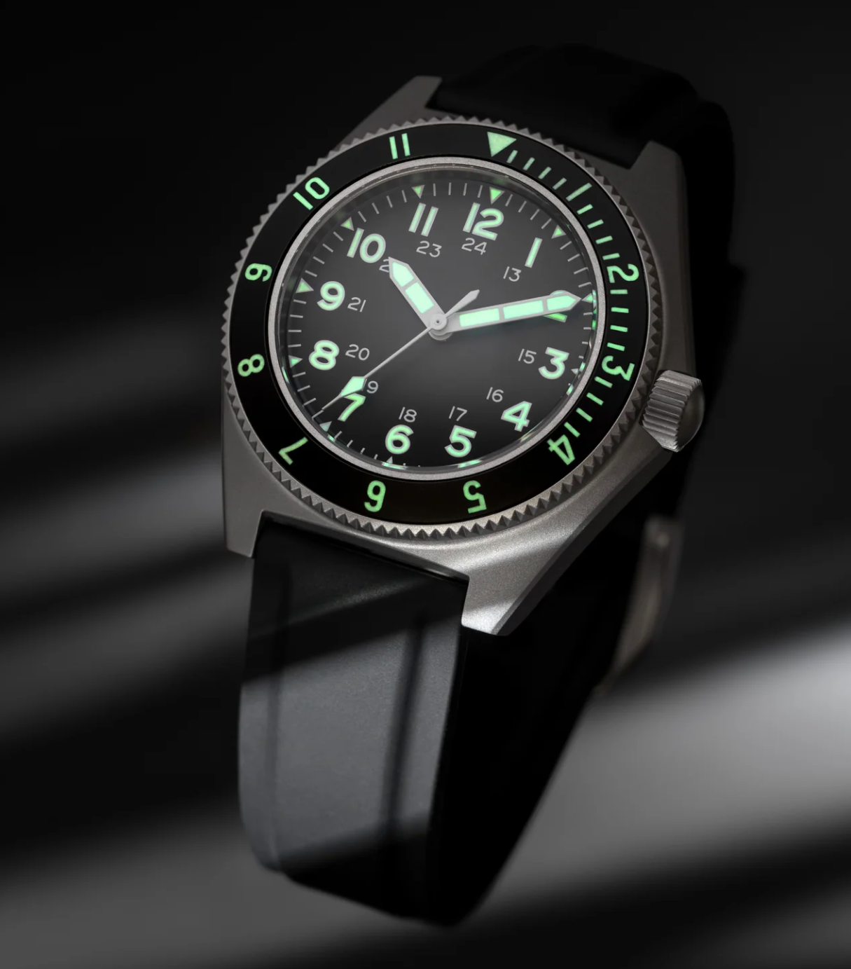 BENRUS Type 2 MIL SPEC 39.5mm Swiss Automatic Men's Watch Sapphire Crystal 200m