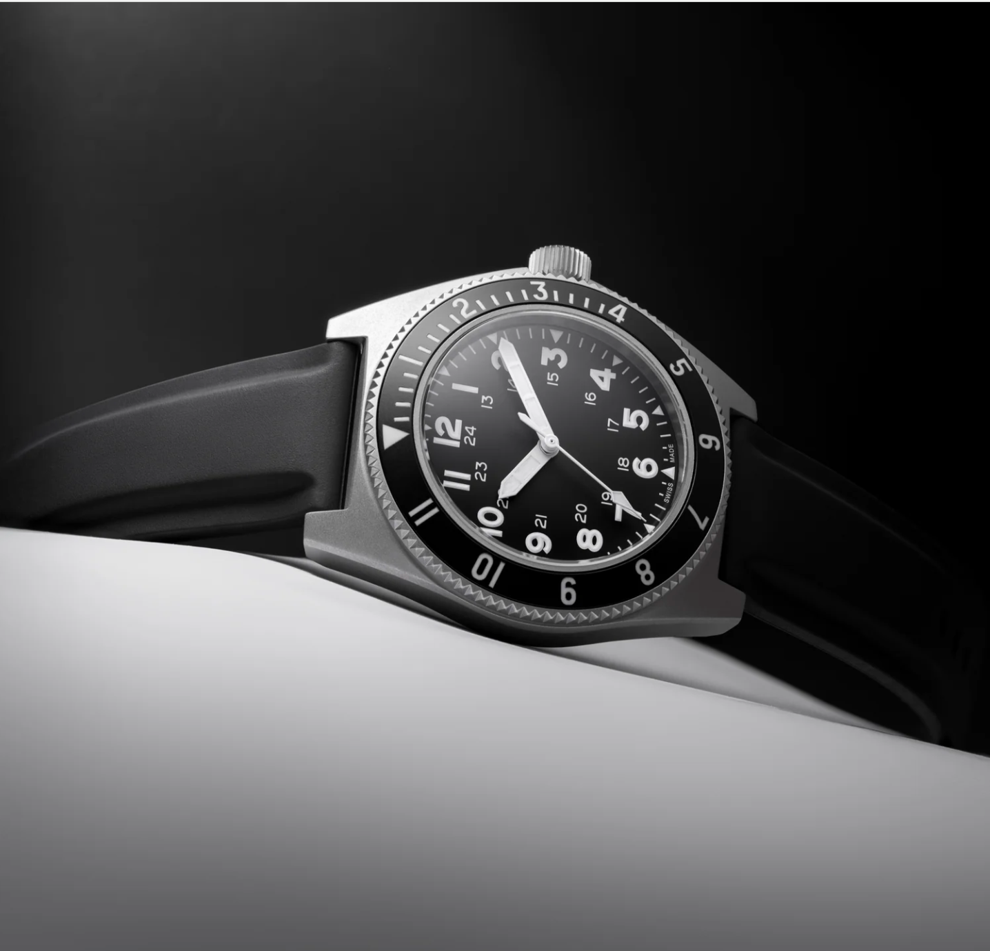 BENRUS Type 2 MIL SPEC 39.5mm Swiss Automatic Men's Watch Sapphire Crystal 200m