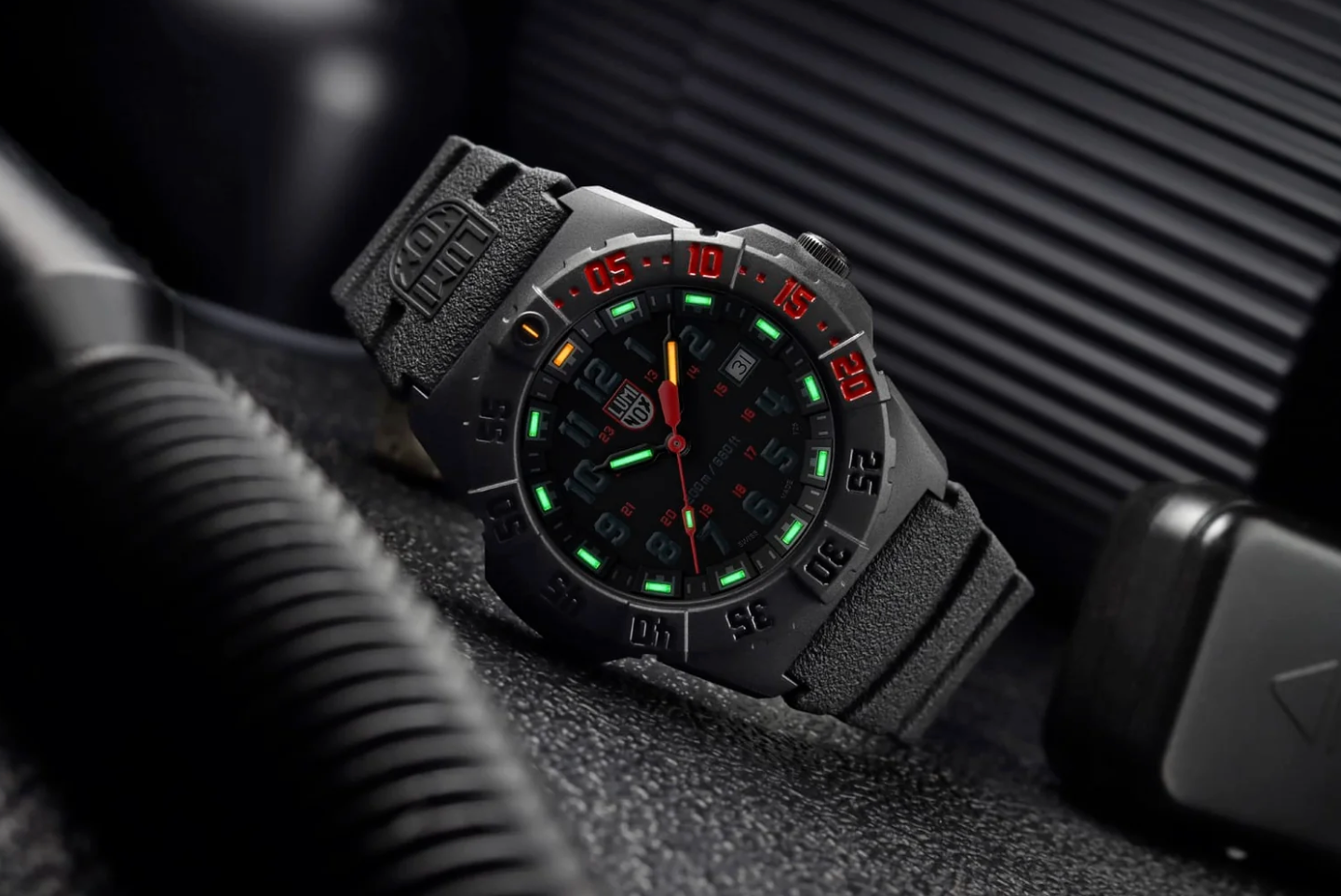 Luminox Navy SEAL 3550 44mm Military Dive Watch Swiss Made XS.3565 Sapphire Crystal
