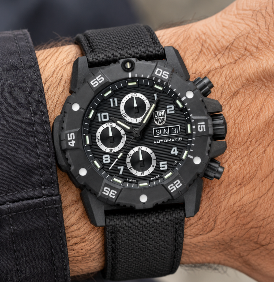 New Luminox XS.3881 Master Carbon SEAL Automatic Chronograph 45mm Swiss Made Men's Watch