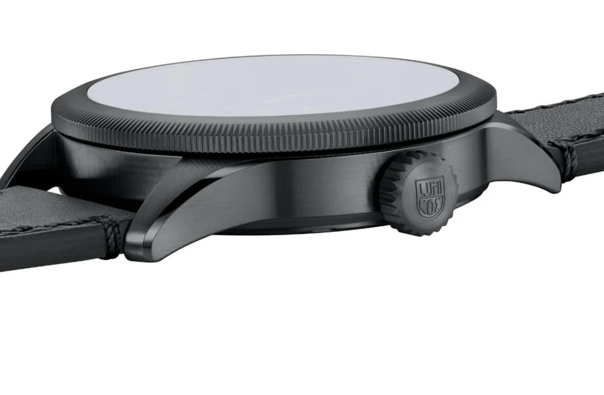 Luminox P-38 Lightning XA.9531 Pilot GMT 42mm Swiss Made Black Men's Leather Watch Sapphire Crystal