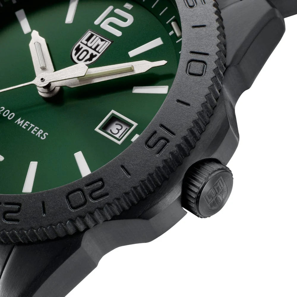 Luminox Pacific Diver XS.3137.B 44mm Swiss Made Green Dial Watch Sapphire Crystal