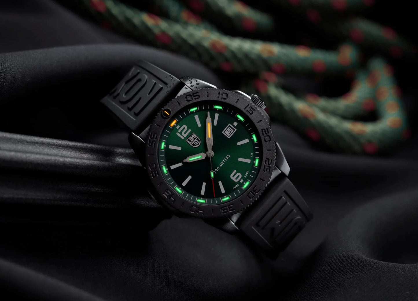 Luminox Pacific Diver XS.3137.B 44mm Swiss Made Green Dial Watch Sapphire Crystal