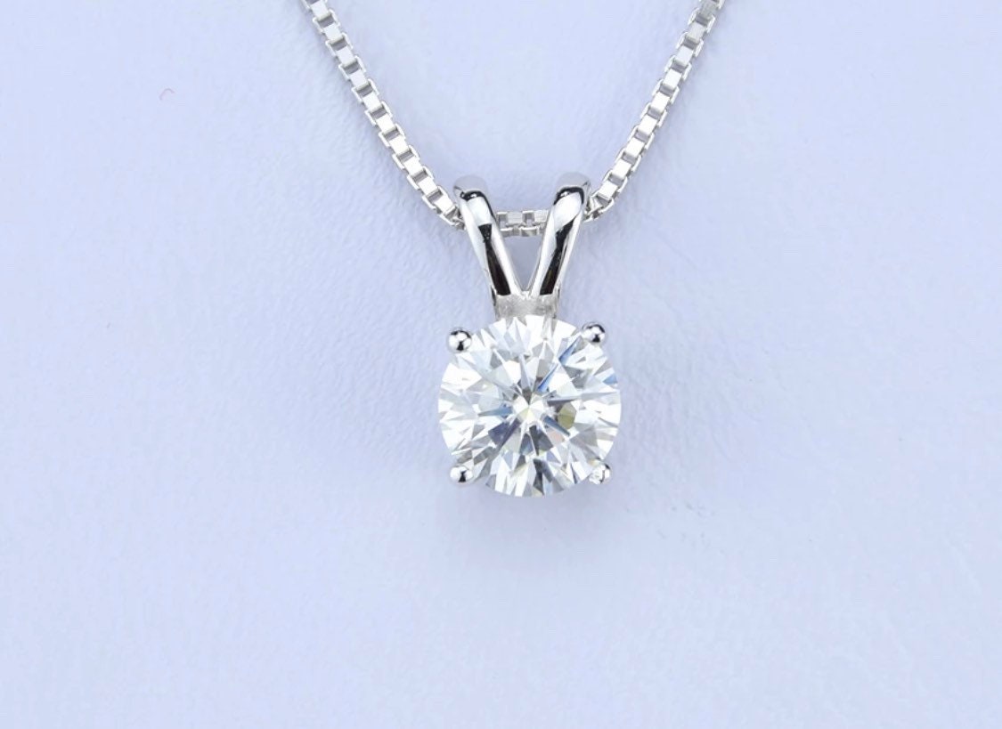 1.00 Ct Round FL/D Brilliant Cut GRA Certified Moissanite 14K White Gold Solitaire Pendent 18” Box Chain Necklace 7mm